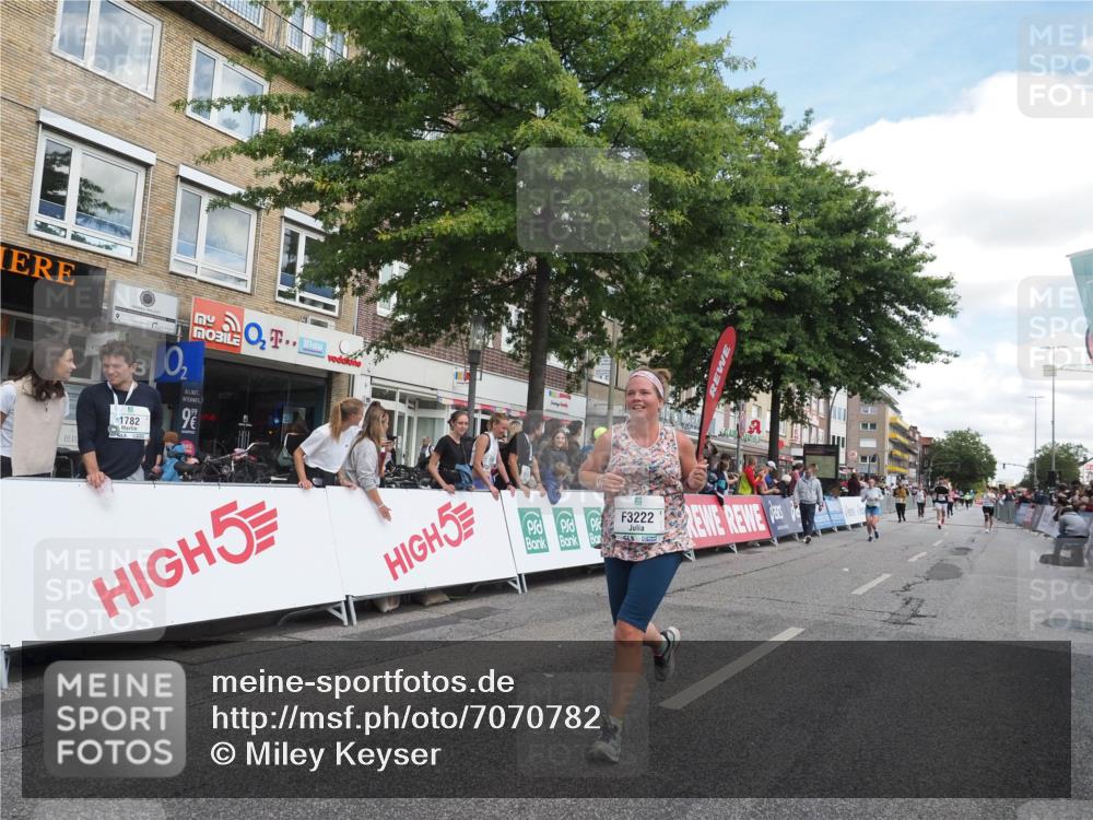 15.09.2024 - PSD Bank Halbmarathon Miley Keyser http://msf.ph/oto/7070782 15.09.2024 12:24:09 Ziel 1883, 1997, 2527, 2537, 3003, 3008, 3075, 3222, 3428, 3452, 3543 meine-sportfotos.de