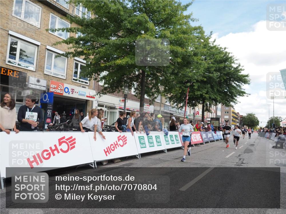 15.09.2024 - PSD Bank Halbmarathon Miley Keyser http://msf.ph/oto/7070804 15.09.2024 12:24:14 Ziel 1765, 1883, 1997, 2527, 2537, 3008, 3075, 3222, 3256, 3371, 3452, 3543 meine-sportfotos.de