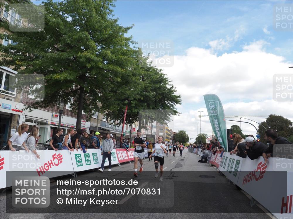 15.09.2024 - PSD Bank Halbmarathon Miley Keyser http://msf.ph/oto/7070831 15.09.2024 12:24:15 Ziel 1765, 1883, 1997, 2081, 2527, 2537, 3008, 3075, 3222, 3256, 3371, 3452, 3543 meine-sportfotos.de
