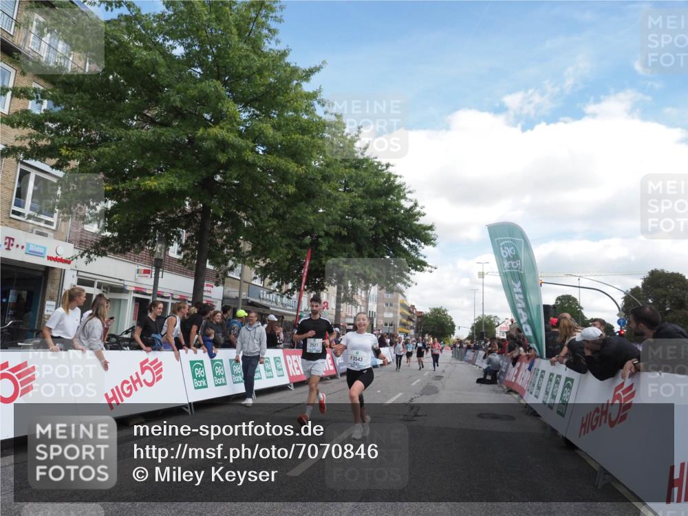 15.09.2024 - PSD Bank Halbmarathon Miley Keyser http://msf.ph/oto/7070846 15.09.2024 12:24:16 Ziel 1765, 1883, 1997, 2081, 2527, 3008, 3075, 3222, 3256, 3371, 3452, 3543 meine-sportfotos.de