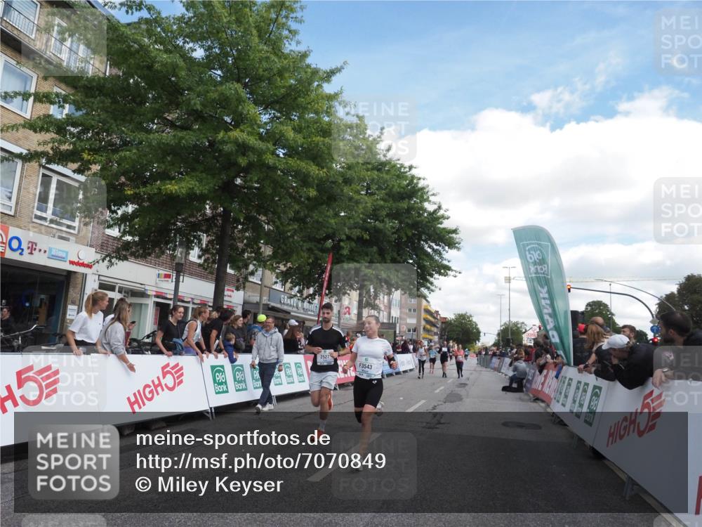 15.09.2024 - PSD Bank Halbmarathon Miley Keyser http://msf.ph/oto/7070849 15.09.2024 12:24:16 Ziel 1765, 1883, 1997, 2081, 2527, 3008, 3075, 3222, 3256, 3371, 3452, 3543 meine-sportfotos.de