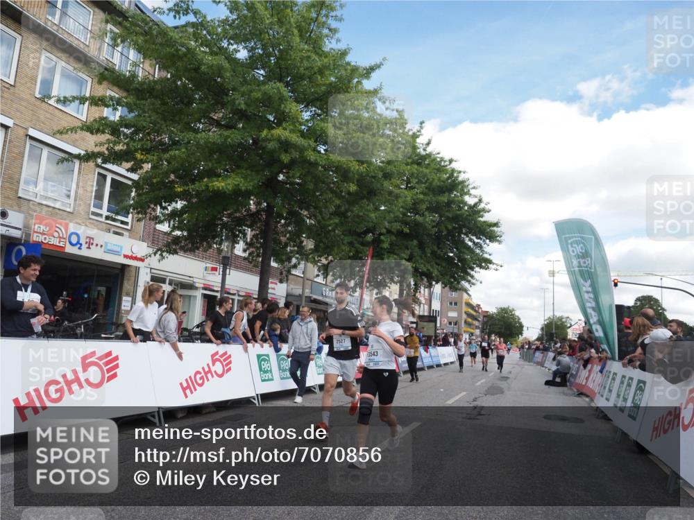 15.09.2024 - PSD Bank Halbmarathon Miley Keyser http://msf.ph/oto/7070856 15.09.2024 12:24:16 Ziel 1765, 1883, 1997, 2081, 2527, 3008, 3075, 3222, 3256, 3371, 3452, 3543 meine-sportfotos.de