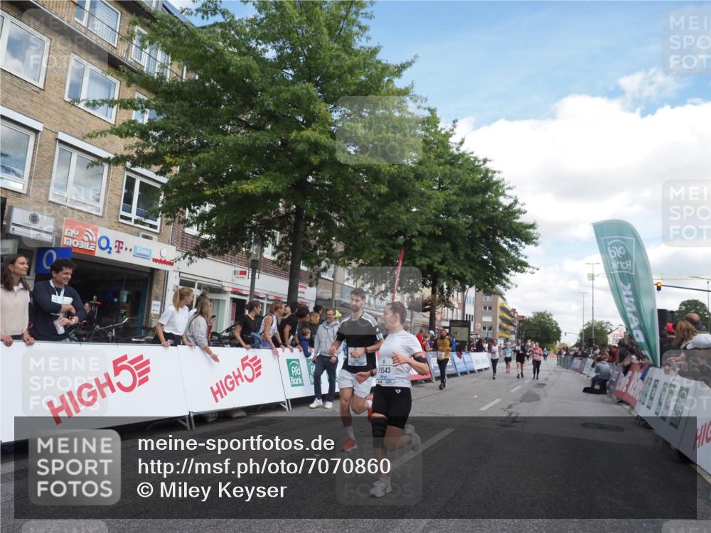 15.09.2024 - PSD Bank Halbmarathon Miley Keyser http://msf.ph/oto/7070860 15.09.2024 12:24:16 Ziel 1765, 1883, 1997, 2081, 2527, 3008, 3075, 3222, 3256, 3371, 3452, 3543 meine-sportfotos.de