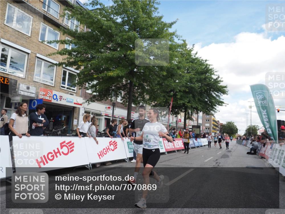 15.09.2024 - PSD Bank Halbmarathon Miley Keyser http://msf.ph/oto/7070869 15.09.2024 12:24:17 Ziel 1765, 1883, 1997, 2081, 2527, 3008, 3075, 3222, 3256, 3339, 3371, 3452, 3543 meine-sportfotos.de