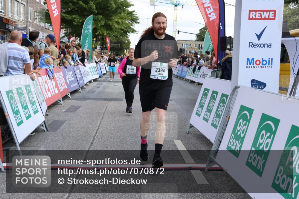15.09.2024 - PSD Bank Halbmarathon Strokosch-Dieckow http://msf.ph/oto/7070872 15.09.2024 12:23:14 Ziel 2394, 3219, 3361 meine-sportfotos.de