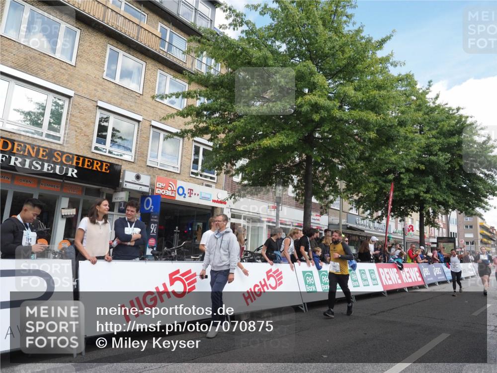 15.09.2024 - PSD Bank Halbmarathon Miley Keyser http://msf.ph/oto/7070875 15.09.2024 12:24:19 Ziel 1765, 1997, 2081, 2527, 3008, 3075, 3222, 3256, 3339, 3371, 3452, 3543 meine-sportfotos.de