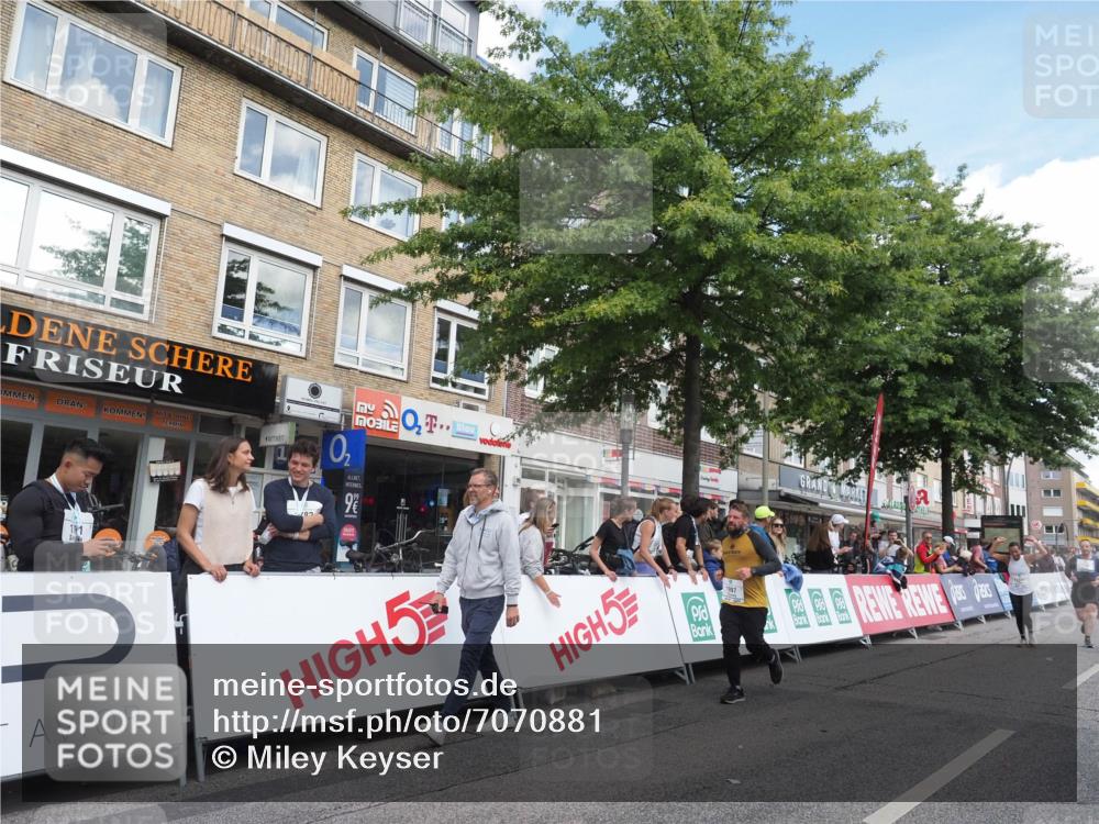 15.09.2024 - PSD Bank Halbmarathon Miley Keyser http://msf.ph/oto/7070881 15.09.2024 12:24:19 Ziel 1765, 1997, 2081, 2527, 3008, 3075, 3222, 3256, 3339, 3371, 3452, 3543 meine-sportfotos.de