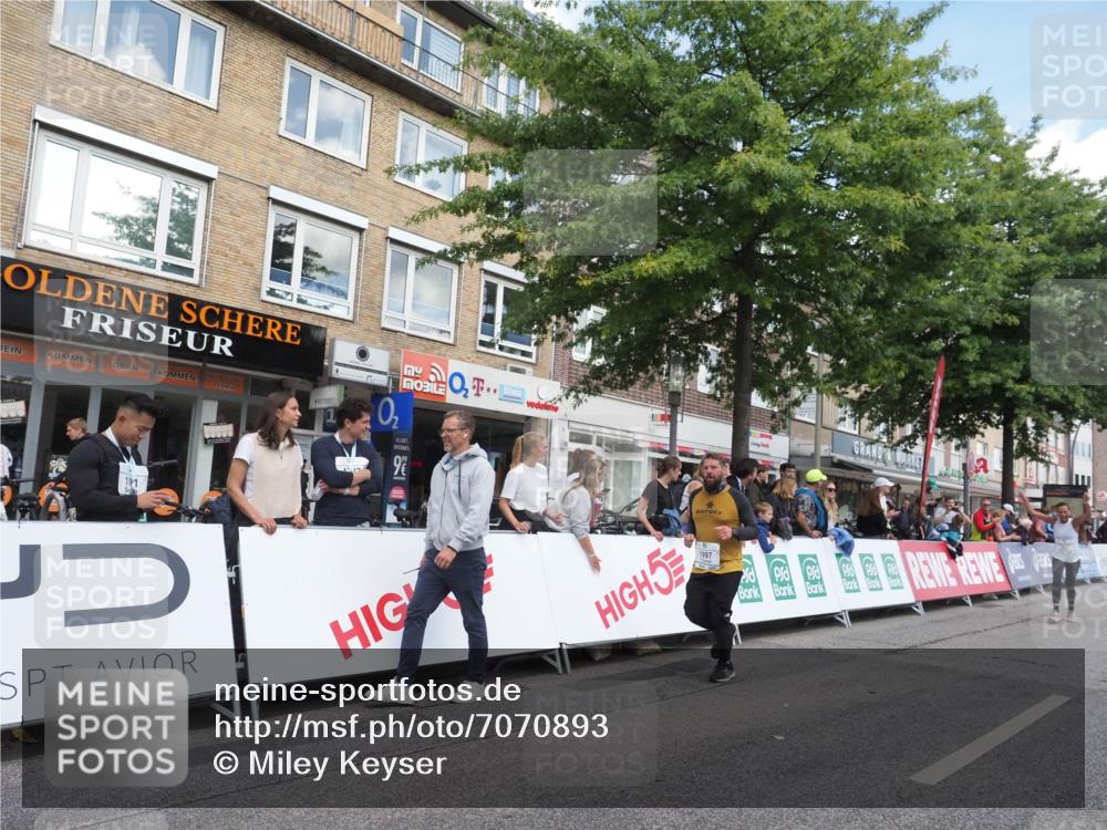 15.09.2024 - PSD Bank Halbmarathon Miley Keyser http://msf.ph/oto/7070893 15.09.2024 12:24:19 Ziel 1765, 1997, 2081, 2527, 3008, 3075, 3222, 3256, 3339, 3371, 3452, 3543 meine-sportfotos.de
