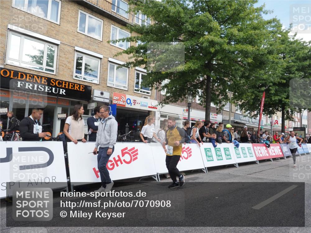15.09.2024 - PSD Bank Halbmarathon Miley Keyser http://msf.ph/oto/7070908 15.09.2024 12:24:20 Ziel 1765, 1997, 2081, 2527, 3008, 3222, 3256, 3339, 3371, 3452, 3543 meine-sportfotos.de