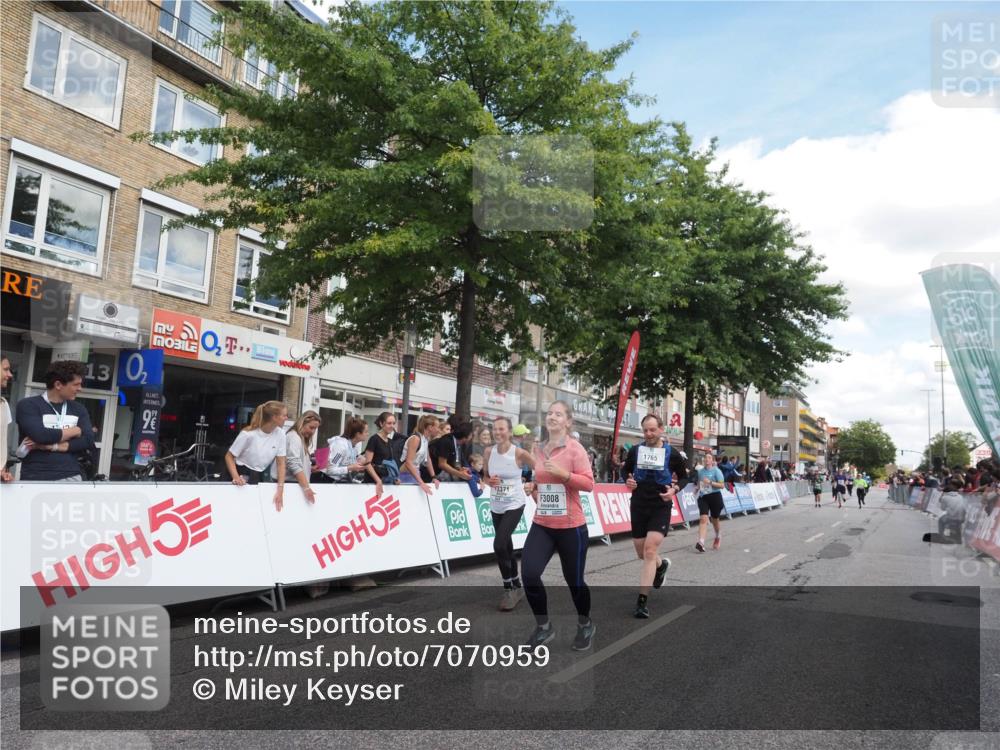 15.09.2024 - PSD Bank Halbmarathon Miley Keyser http://msf.ph/oto/7070959 15.09.2024 12:24:22 Ziel 1765, 1997, 2081, 2527, 3008, 3256, 3339, 3371, 3452, 3543 meine-sportfotos.de