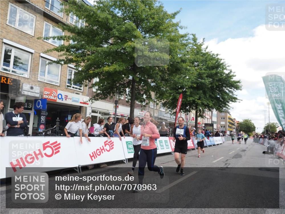 15.09.2024 - PSD Bank Halbmarathon Miley Keyser http://msf.ph/oto/7070963 15.09.2024 12:24:22 Ziel 1765, 1997, 2081, 2527, 3008, 3256, 3339, 3371, 3452, 3543 meine-sportfotos.de