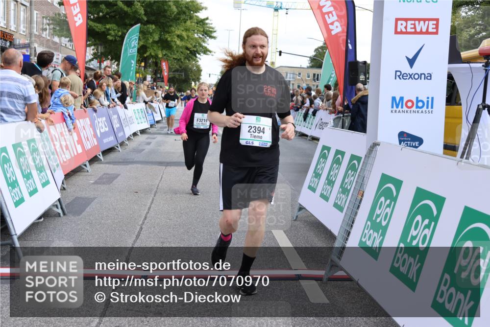15.09.2024 - PSD Bank Halbmarathon Strokosch-Dieckow http://msf.ph/oto/7070970 15.09.2024 12:23:14 Ziel 2394, 3219, 3361 meine-sportfotos.de