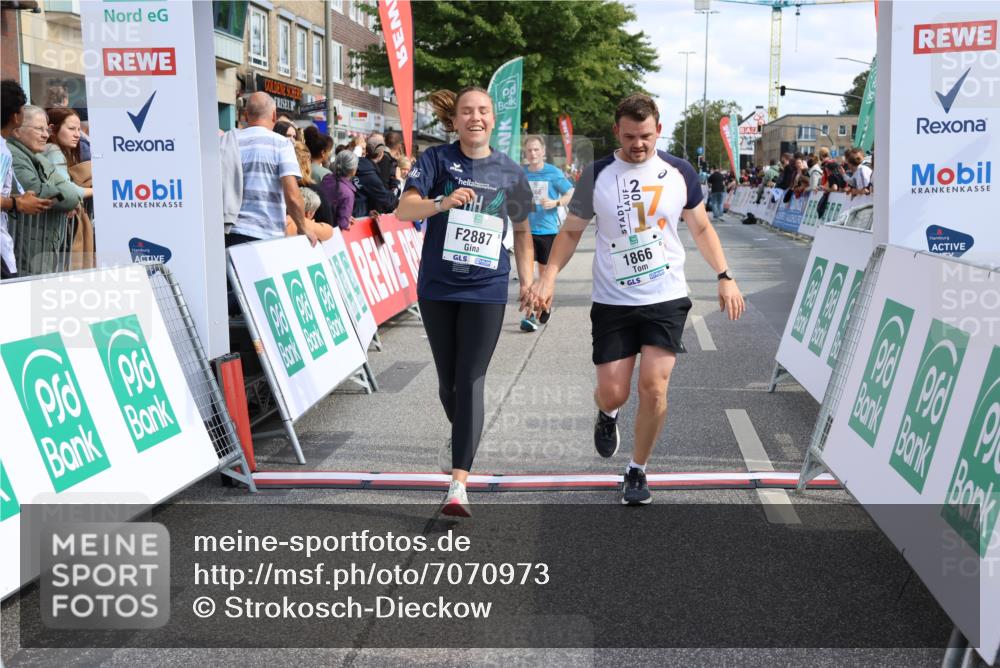 15.09.2024 - PSD Bank Halbmarathon Strokosch-Dieckow http://msf.ph/oto/7070973 15.09.2024 12:31:51 Ziel 1866, 2068, 2887 meine-sportfotos.de