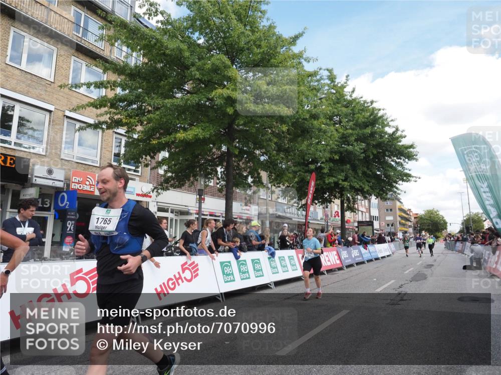 15.09.2024 - PSD Bank Halbmarathon Miley Keyser http://msf.ph/oto/7070996 15.09.2024 12:24:23 Ziel 1765, 1997, 2081, 2527, 3008, 3256, 3339, 3371, 3452, 3543 meine-sportfotos.de