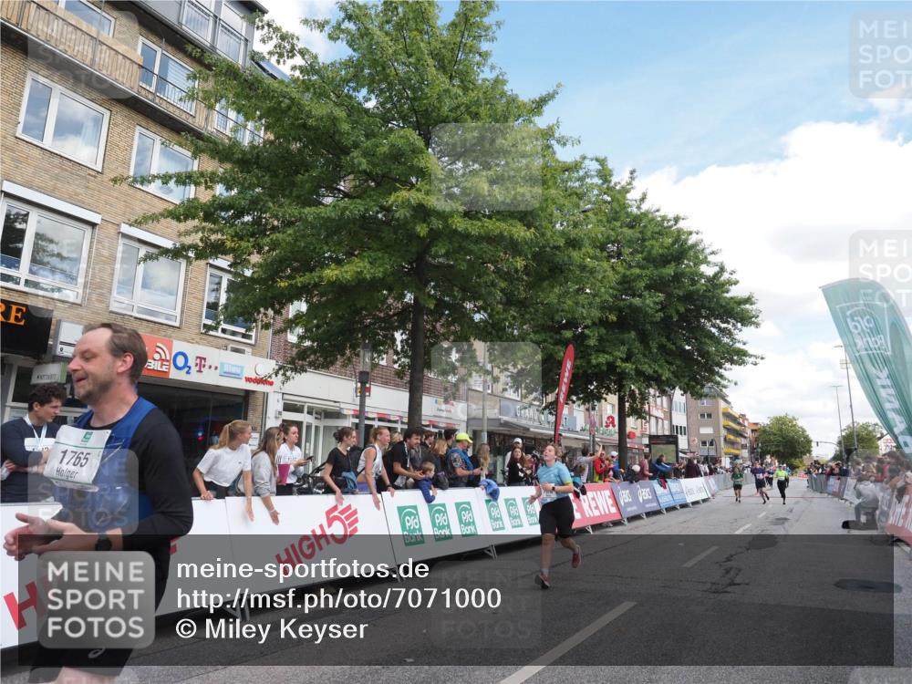 15.09.2024 - PSD Bank Halbmarathon Miley Keyser http://msf.ph/oto/7071000 15.09.2024 12:24:23 Ziel 1765, 1997, 2081, 2527, 3008, 3256, 3339, 3371, 3452, 3543 meine-sportfotos.de