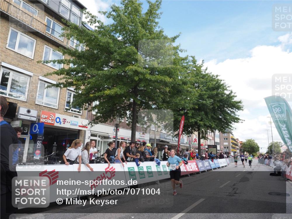 15.09.2024 - PSD Bank Halbmarathon Miley Keyser http://msf.ph/oto/7071004 15.09.2024 12:24:23 Ziel 1765, 1997, 2081, 2527, 3008, 3256, 3339, 3371, 3452, 3543 meine-sportfotos.de