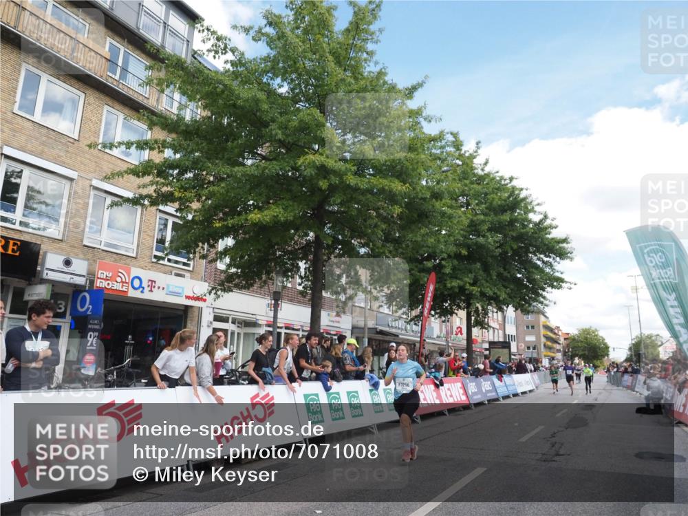 15.09.2024 - PSD Bank Halbmarathon Miley Keyser http://msf.ph/oto/7071008 15.09.2024 12:24:23 Ziel 1765, 1997, 2081, 2527, 3008, 3256, 3339, 3371, 3452, 3543 meine-sportfotos.de