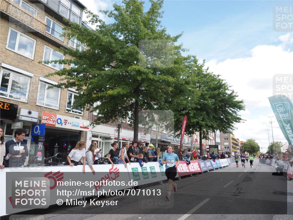 15.09.2024 - PSD Bank Halbmarathon Miley Keyser http://msf.ph/oto/7071013 15.09.2024 12:24:24 Ziel 1765, 1997, 2081, 2527, 3008, 3256, 3339, 3371, 3452, 3543 meine-sportfotos.de