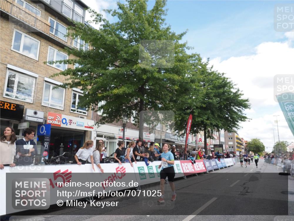 15.09.2024 - PSD Bank Halbmarathon Miley Keyser http://msf.ph/oto/7071025 15.09.2024 12:24:24 Ziel 1765, 1997, 2081, 2527, 3008, 3256, 3339, 3371, 3452, 3543 meine-sportfotos.de