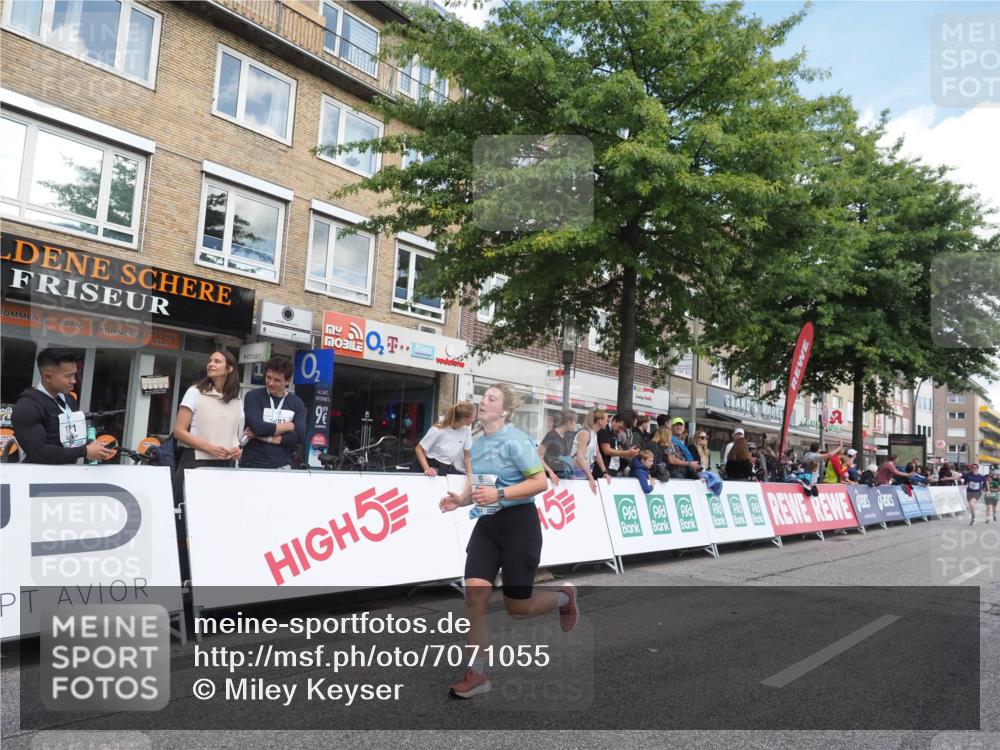 15.09.2024 - PSD Bank Halbmarathon Miley Keyser http://msf.ph/oto/7071055 15.09.2024 12:24:25 Ziel 1765, 1997, 2081, 2527, 3008, 3218, 3256, 3339, 3371, 3452, 3543 meine-sportfotos.de