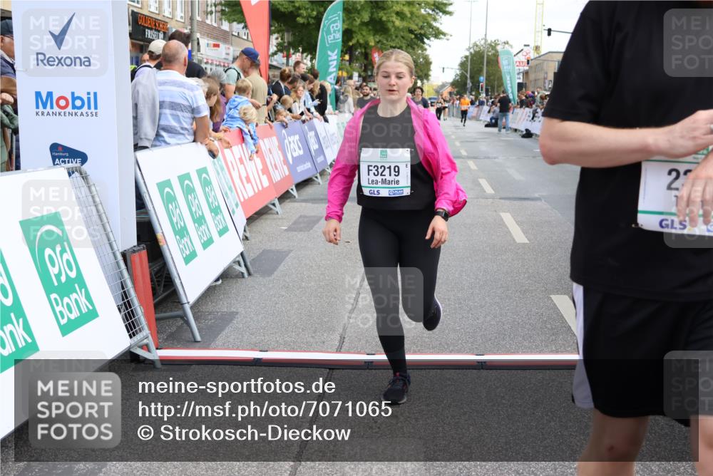 15.09.2024 - PSD Bank Halbmarathon Strokosch-Dieckow http://msf.ph/oto/7071065 15.09.2024 12:23:16 Ziel 2394, 2999, 3219, 3361 meine-sportfotos.de