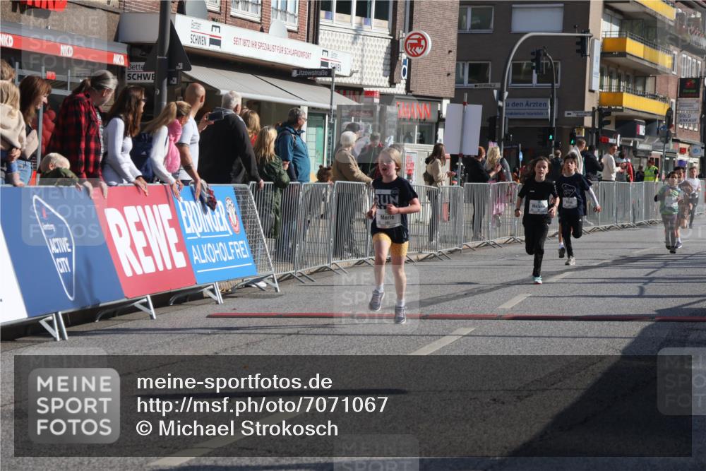 15.09.2024 - PSD Bank Halbmarathon Michael Strokosch http://msf.ph/oto/7071067 15.09.2024 10:27:37 Ziel 8, 37, 73, 101, 103, 122, 125, 159, 204, 249, 296 meine-sportfotos.de