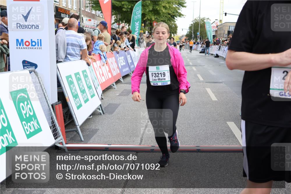 15.09.2024 - PSD Bank Halbmarathon Strokosch-Dieckow http://msf.ph/oto/7071092 15.09.2024 12:23:16 Ziel 2394, 2999, 3219, 3361 meine-sportfotos.de