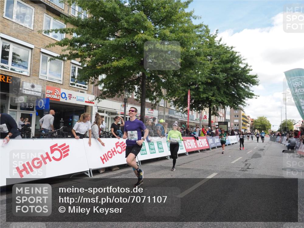 15.09.2024 - PSD Bank Halbmarathon Miley Keyser http://msf.ph/oto/7071107 15.09.2024 12:24:29 Ziel 988, 1765, 1997, 2081, 3008, 3218, 3256, 3339, 3371 meine-sportfotos.de