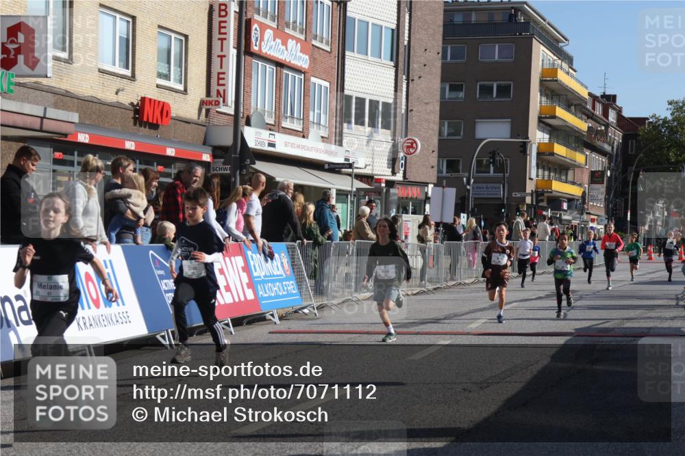 15.09.2024 - PSD Bank Halbmarathon Michael Strokosch http://msf.ph/oto/7071112 15.09.2024 10:27:41 Ziel 27, 28, 37, 73, 101, 103, 108, 122, 125, 128, 138, 159, 204, 249, 296 meine-sportfotos.de