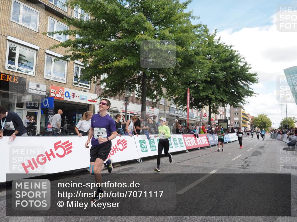 15.09.2024 - PSD Bank Halbmarathon Miley Keyser http://msf.ph/oto/7071117 15.09.2024 12:24:30 Ziel 988, 1765, 1997, 2081, 3008, 3218, 3256, 3339, 3371 meine-sportfotos.de