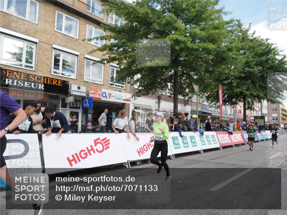 15.09.2024 - PSD Bank Halbmarathon Miley Keyser http://msf.ph/oto/7071133 15.09.2024 12:24:30 Ziel 988, 1765, 1997, 2081, 3008, 3218, 3256, 3339, 3371 meine-sportfotos.de