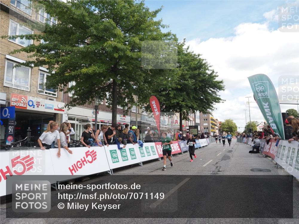 15.09.2024 - PSD Bank Halbmarathon Miley Keyser http://msf.ph/oto/7071149 15.09.2024 12:24:32 Ziel 988, 1765, 2081, 2102, 3063, 3218, 3256, 3339, 3371 meine-sportfotos.de