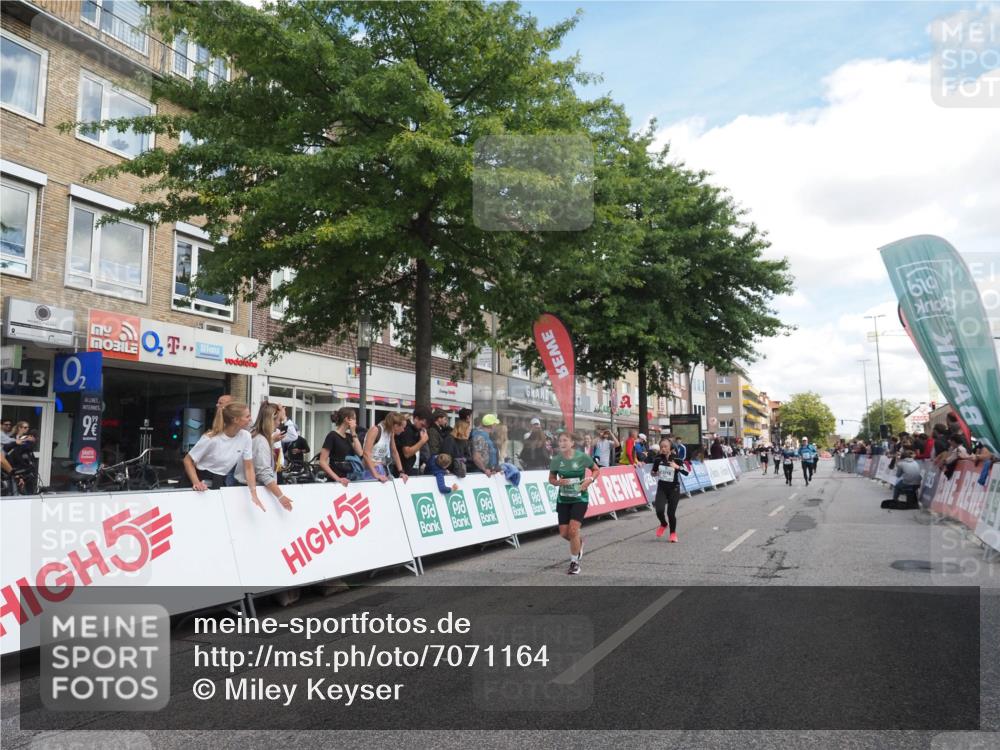 15.09.2024 - PSD Bank Halbmarathon Miley Keyser http://msf.ph/oto/7071164 15.09.2024 12:24:32 Ziel 988, 1765, 2081, 2102, 3063, 3218, 3256, 3339, 3371 meine-sportfotos.de