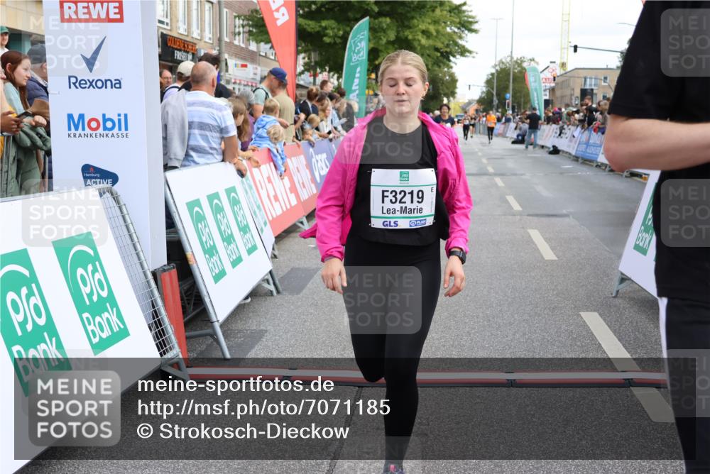 15.09.2024 - PSD Bank Halbmarathon Strokosch-Dieckow http://msf.ph/oto/7071185 15.09.2024 12:23:16 Ziel 2394, 2999, 3219, 3361 meine-sportfotos.de