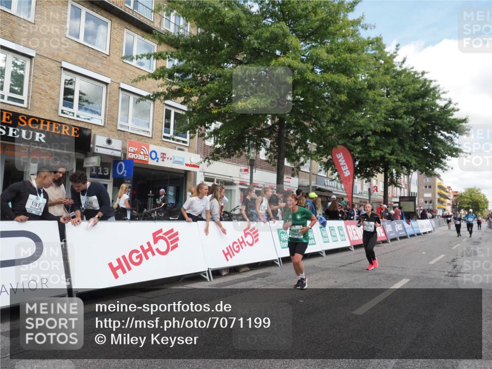 15.09.2024 - PSD Bank Halbmarathon Miley Keyser http://msf.ph/oto/7071199 15.09.2024 12:24:33 Ziel 988, 1765, 2081, 2102, 3063, 3218, 3256, 3339, 3371 meine-sportfotos.de