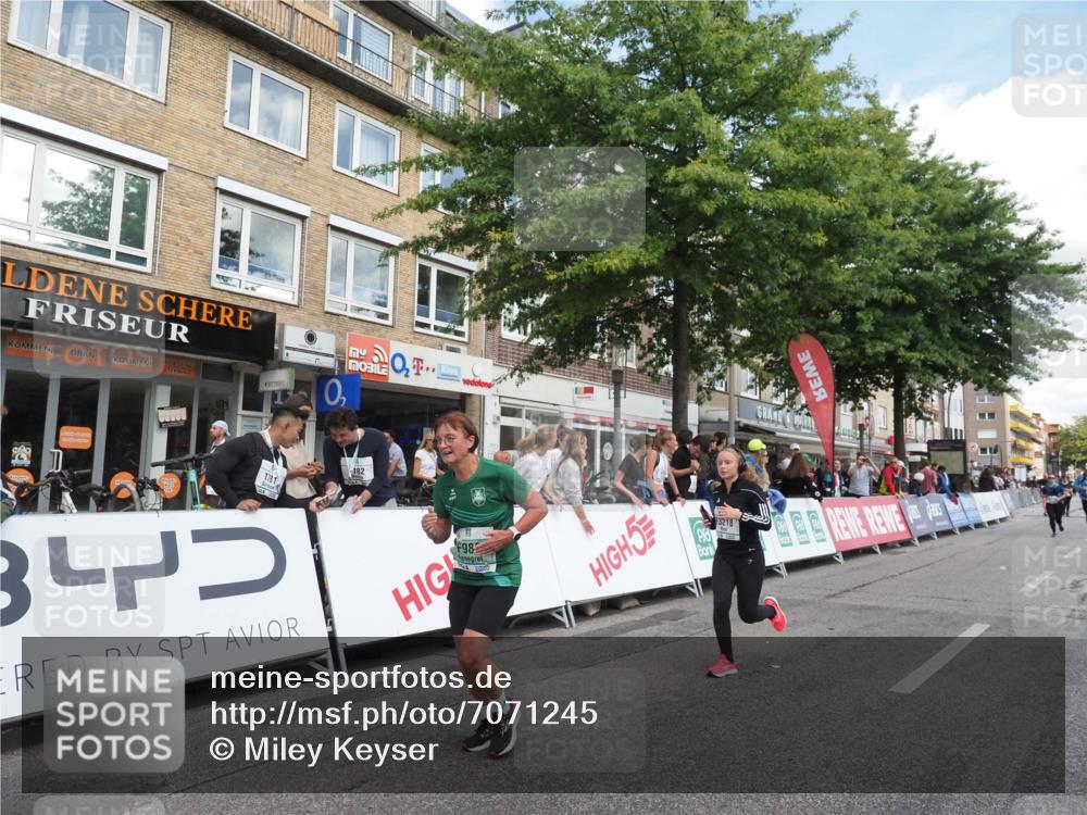 15.09.2024 - PSD Bank Halbmarathon Miley Keyser http://msf.ph/oto/7071245 15.09.2024 12:24:34 Ziel 988, 1765, 2081, 2102, 3063, 3218, 3256, 3339, 3371 meine-sportfotos.de