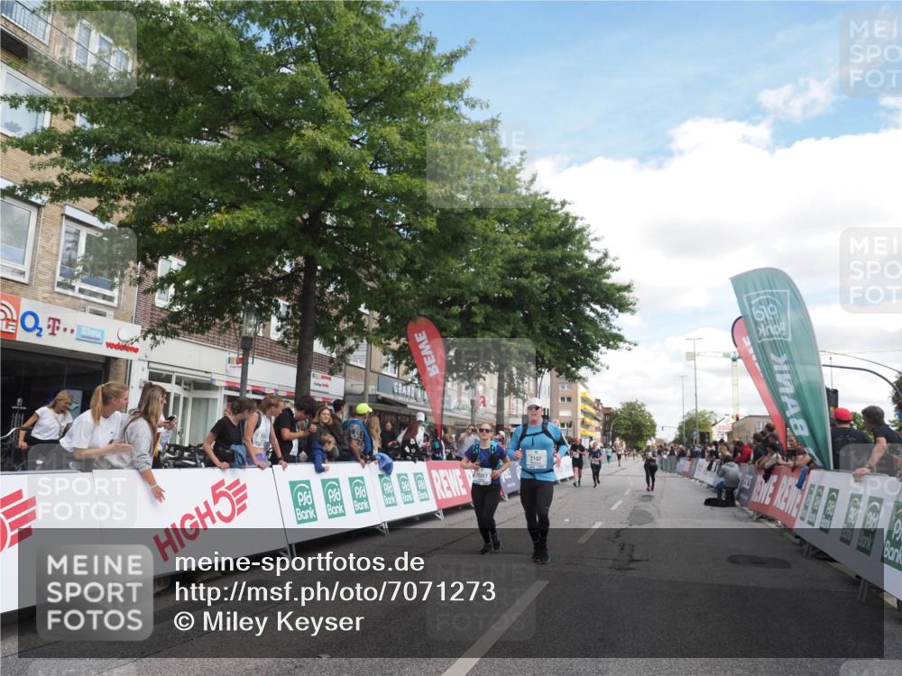 15.09.2024 - PSD Bank Halbmarathon Miley Keyser http://msf.ph/oto/7071273 15.09.2024 12:24:39 Ziel 988, 2102, 2272, 3063, 3218, 3240, 3339, 3469 meine-sportfotos.de