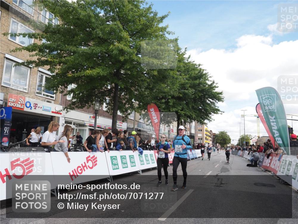 15.09.2024 - PSD Bank Halbmarathon Miley Keyser http://msf.ph/oto/7071277 15.09.2024 12:24:40 Ziel 988, 2102, 2272, 3063, 3218, 3240, 3469 meine-sportfotos.de