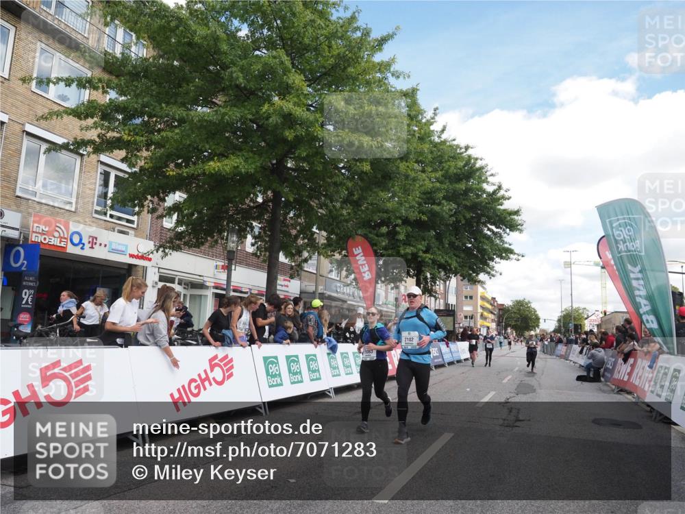15.09.2024 - PSD Bank Halbmarathon Miley Keyser http://msf.ph/oto/7071283 15.09.2024 12:24:40 Ziel 988, 2102, 2272, 3063, 3218, 3240, 3469 meine-sportfotos.de