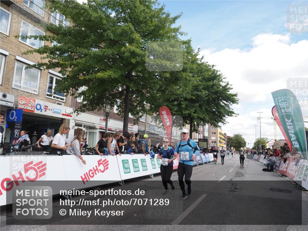 15.09.2024 - PSD Bank Halbmarathon Miley Keyser http://msf.ph/oto/7071289 15.09.2024 12:24:40 Ziel 988, 2102, 2272, 3063, 3218, 3240, 3469 meine-sportfotos.de