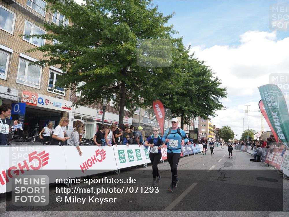 15.09.2024 - PSD Bank Halbmarathon Miley Keyser http://msf.ph/oto/7071293 15.09.2024 12:24:40 Ziel 988, 2102, 2272, 3063, 3218, 3240, 3469 meine-sportfotos.de