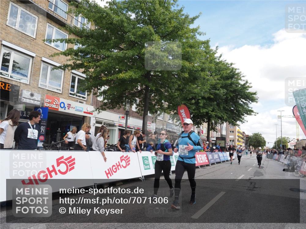15.09.2024 - PSD Bank Halbmarathon Miley Keyser http://msf.ph/oto/7071306 15.09.2024 12:24:40 Ziel 988, 2102, 2272, 3063, 3218, 3240, 3469 meine-sportfotos.de