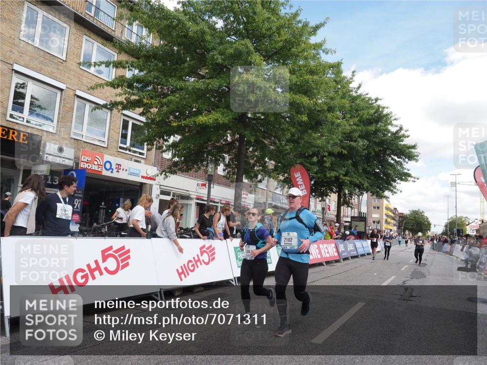 15.09.2024 - PSD Bank Halbmarathon Miley Keyser http://msf.ph/oto/7071311 15.09.2024 12:24:40 Ziel 988, 2102, 2272, 3063, 3218, 3240, 3469 meine-sportfotos.de