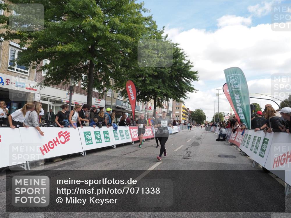 15.09.2024 - PSD Bank Halbmarathon Miley Keyser http://msf.ph/oto/7071338 15.09.2024 12:24:44 Ziel 988, 2102, 2272, 3063, 3218, 3240, 3469 meine-sportfotos.de