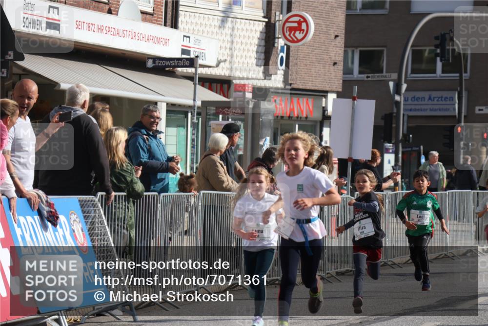 15.09.2024 - PSD Bank Halbmarathon Michael Strokosch http://msf.ph/oto/7071361 15.09.2024 10:28:00 Ziel 14, 43, 77, 94, 128, 132, 138, 161, 217, 230, 247, 261, 262, 293 meine-sportfotos.de