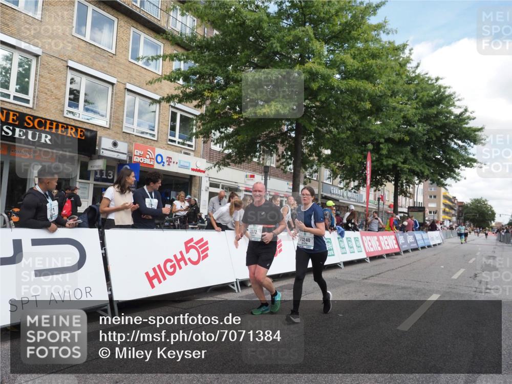 15.09.2024 - PSD Bank Halbmarathon Miley Keyser http://msf.ph/oto/7071384 15.09.2024 12:24:47 Ziel 988, 2102, 2272, 3063, 3218, 3240, 3469 meine-sportfotos.de