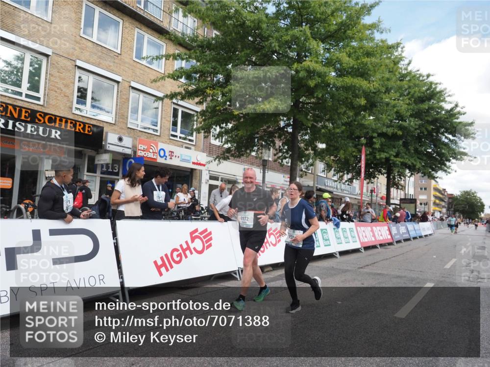 15.09.2024 - PSD Bank Halbmarathon Miley Keyser http://msf.ph/oto/7071388 15.09.2024 12:24:48 Ziel 793, 988, 2102, 2272, 3063, 3240, 3469 meine-sportfotos.de