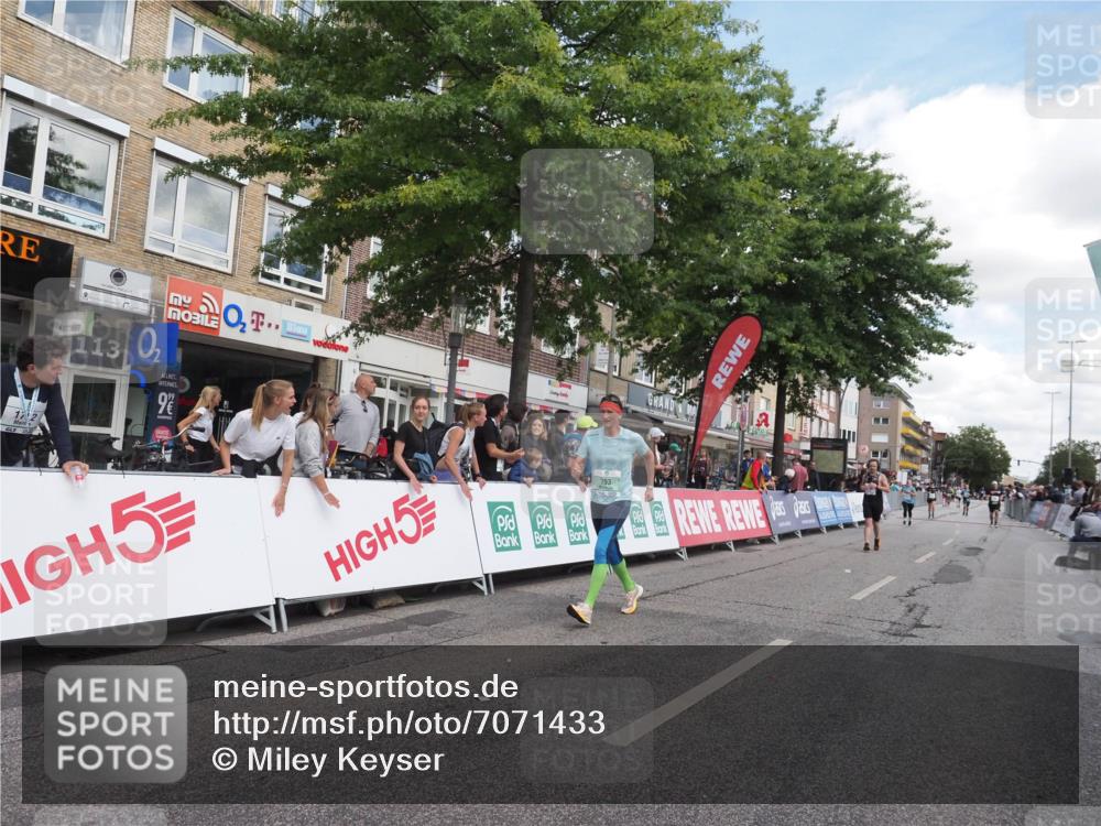 15.09.2024 - PSD Bank Halbmarathon Miley Keyser http://msf.ph/oto/7071433 15.09.2024 12:24:57 Ziel 793, 2272, 2336, 2771, 3101, 3240, 3469 meine-sportfotos.de