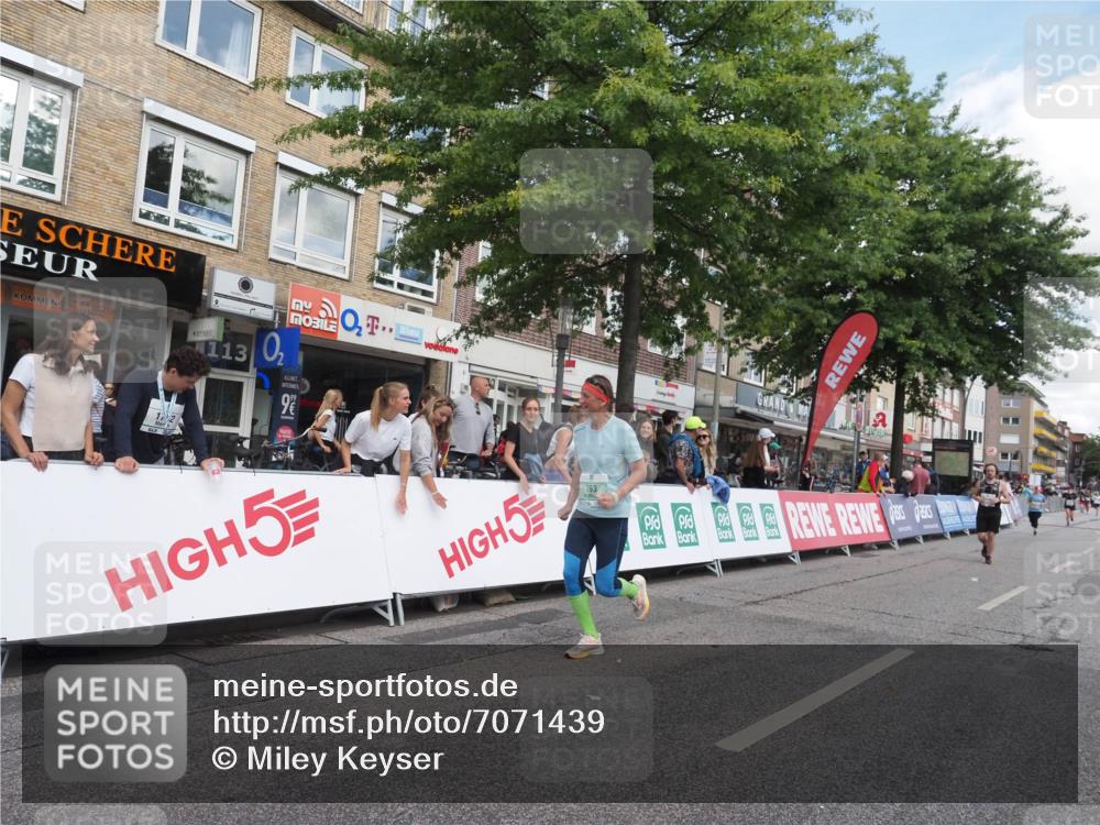 15.09.2024 - PSD Bank Halbmarathon Miley Keyser http://msf.ph/oto/7071439 15.09.2024 12:24:58 Ziel 793, 1409, 2272, 2336, 2771, 3101, 3240 meine-sportfotos.de