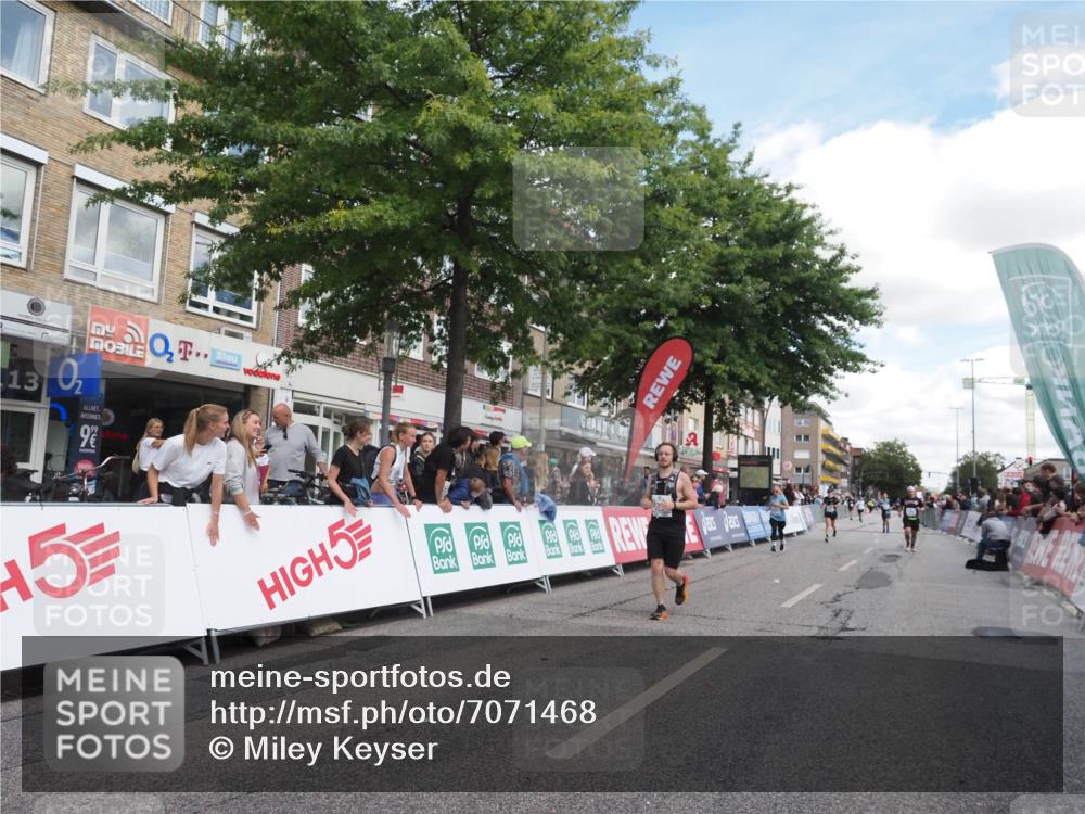 15.09.2024 - PSD Bank Halbmarathon Miley Keyser http://msf.ph/oto/7071468 15.09.2024 12:25:01 Ziel 793, 1409, 2272, 2336, 2771, 3101, 3240, 3298 meine-sportfotos.de